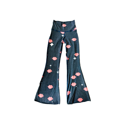 Juicy Ladies “Make It Juicy” Kiss Print Pants